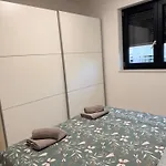 Frank Apartment