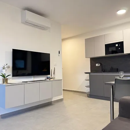 Apartment Frank Zambratija (Istria)