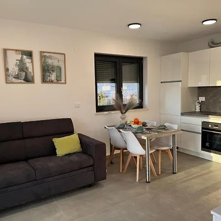 Frank Apartment