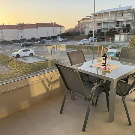 Apartment Frank Zambratija (Istria)