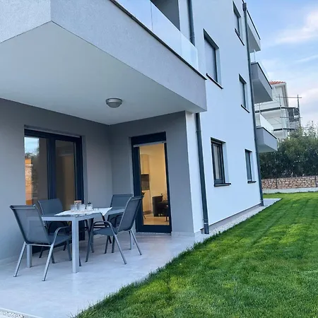Frank Apartment *
