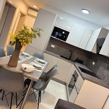Frank Apartment