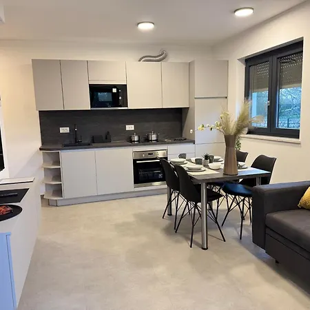 Frank Apartment
