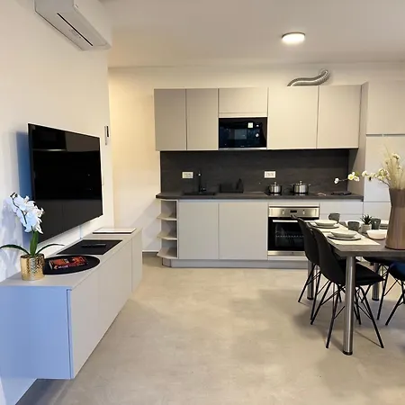 Apartment Frank Zambratija (Istria)