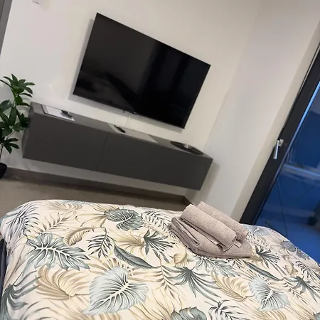Frank Apartment